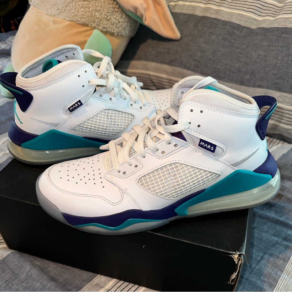 Jordan Mars 270 Grape PERFECT CONDITION